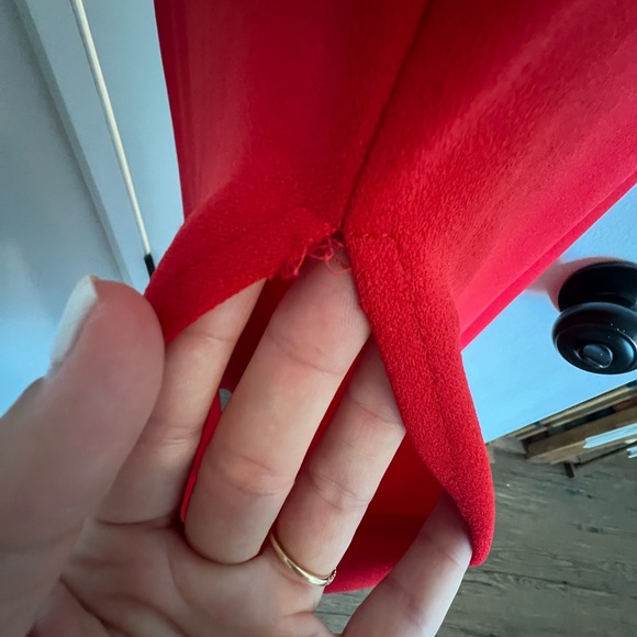 Long red gown - Picture 4 of 7